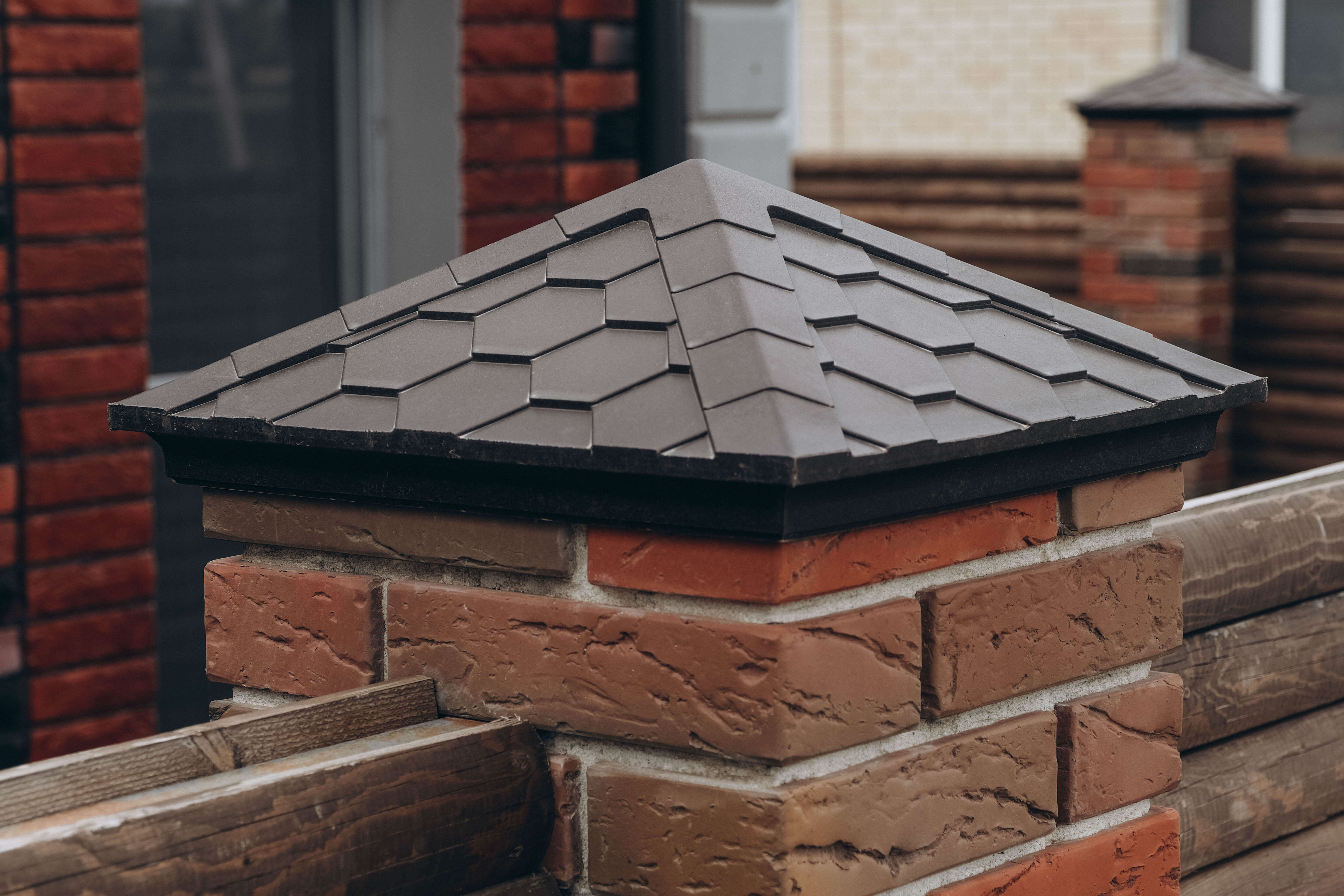 Колпак Zking Эверест Коричневый на столб 1.5х1.5 кирпича (390х390мм) в Кисловодске фото